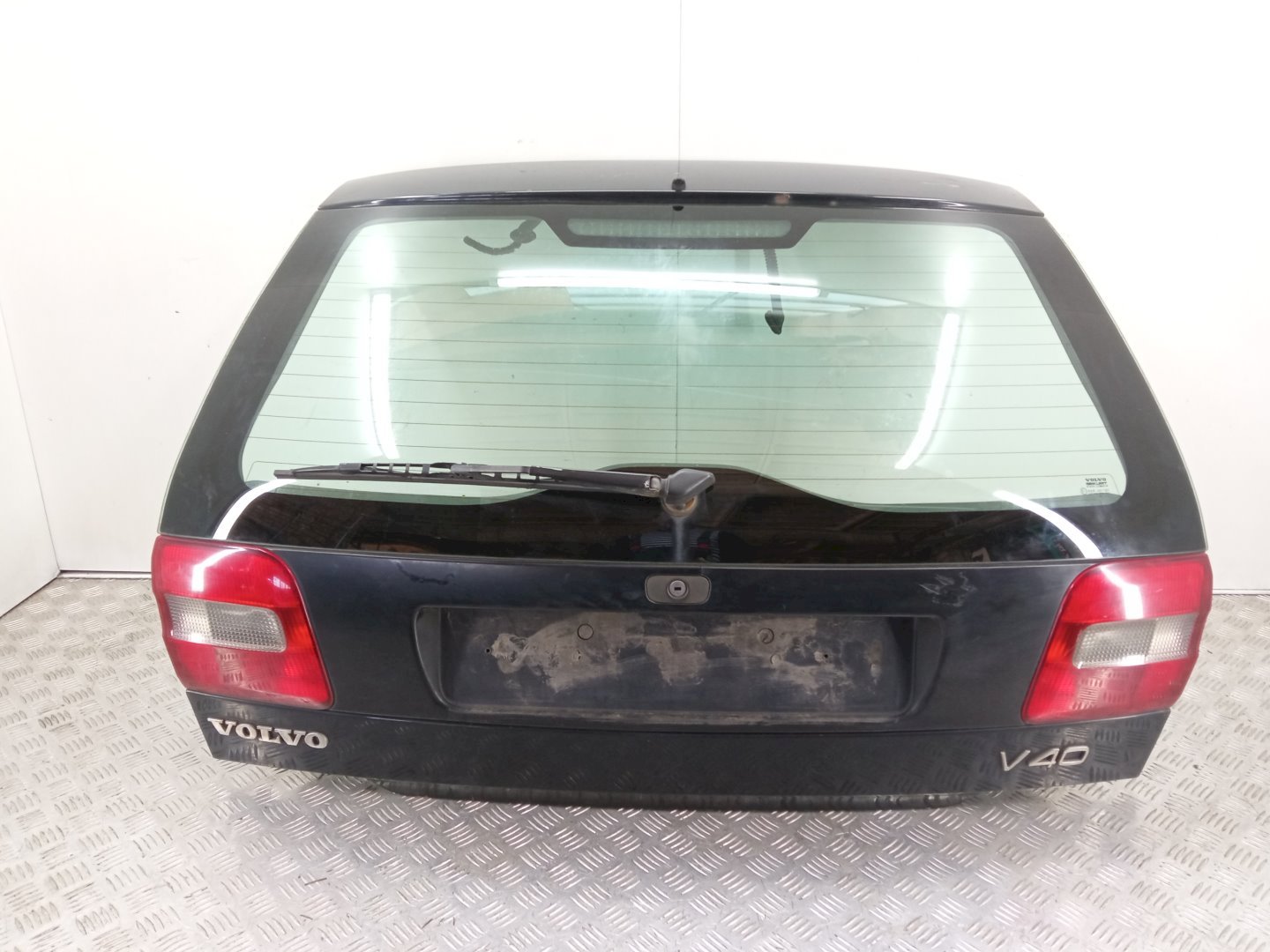 Крышка багажника - Volvo V40 (1995-2004)