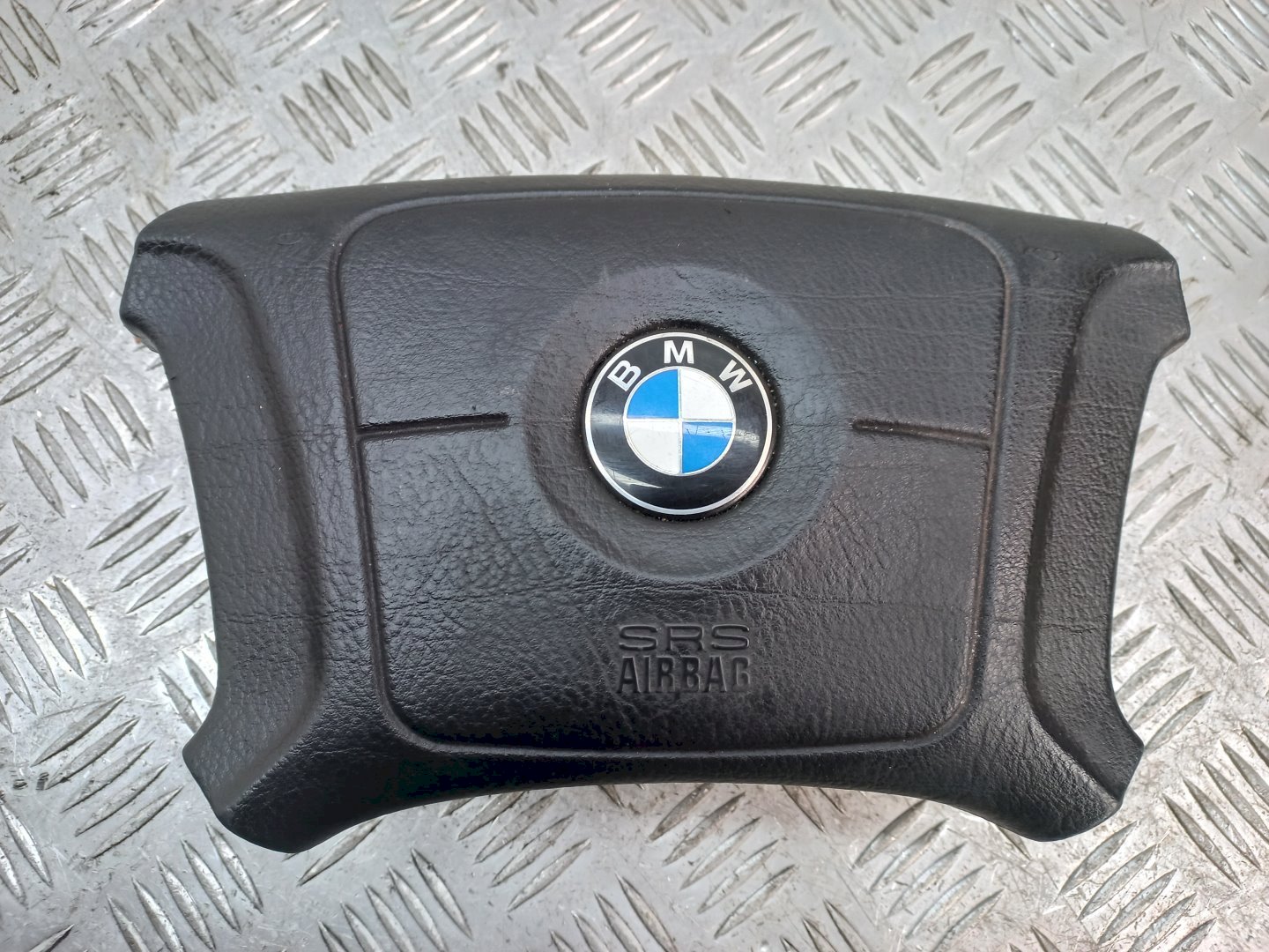 Подушка безопасности (Airbag) водителя - BMW 5 E34 (1987-1996)