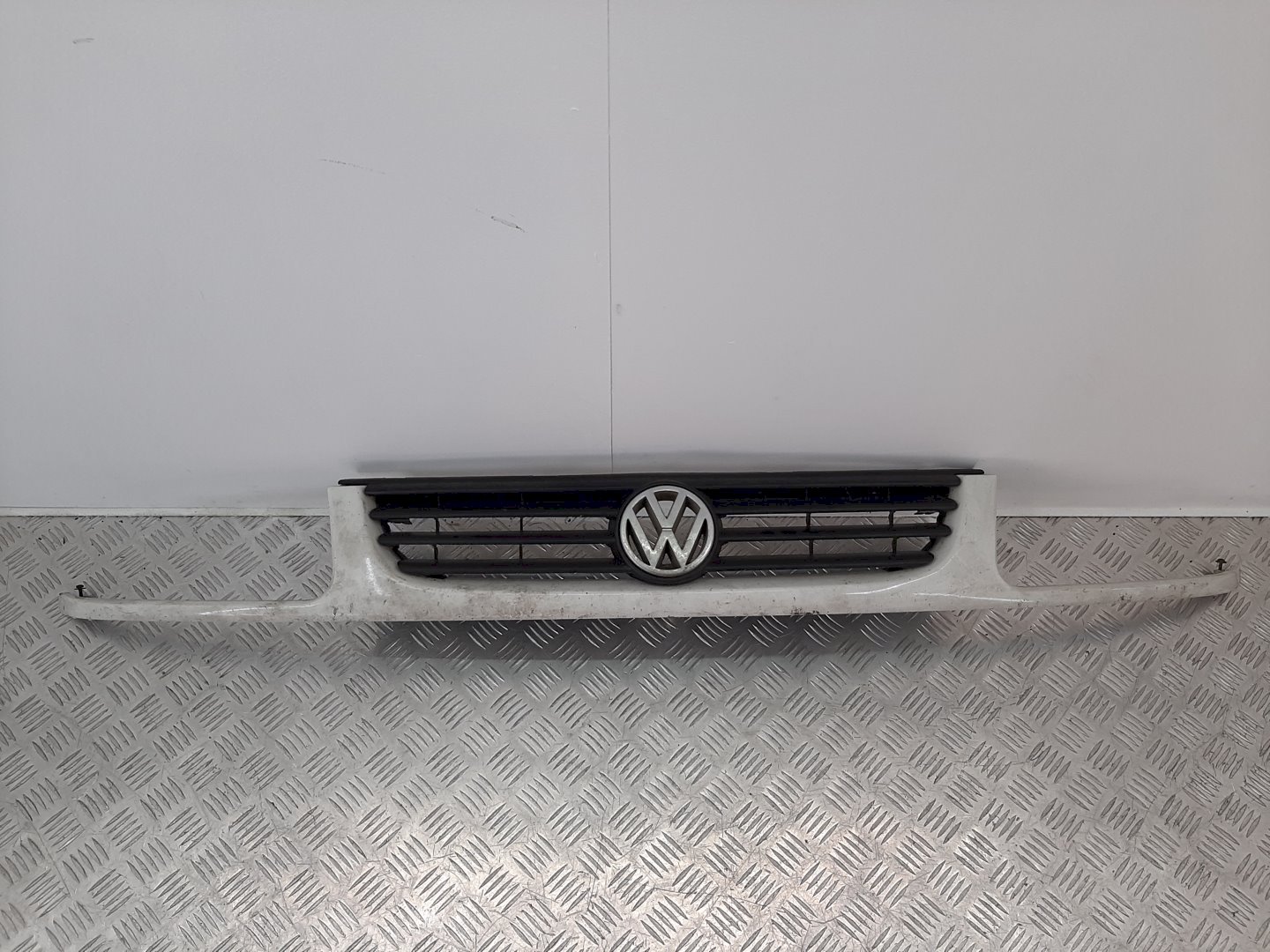 Накладка под фару (ресничка) - Volkswagen Polo (1994-2002)