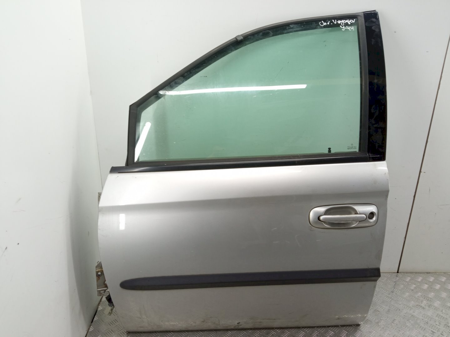 Дверь боковая - Chrysler Voyager (2001-2007)